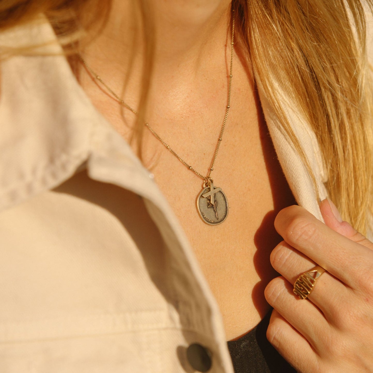 Love Her Wild - Pendant in Gold
